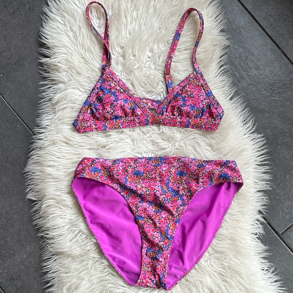 Sabal Swimwear- Cleavage-Enhancing Seaside Bikini Top - Tropical Punch